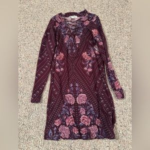 LIKE NEW JUNIORS XS ABOUT A GIRL DRESS Plum color W/ pink flowers, TIE TOP